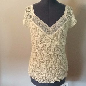 Cabi lace top- NWT- Size L